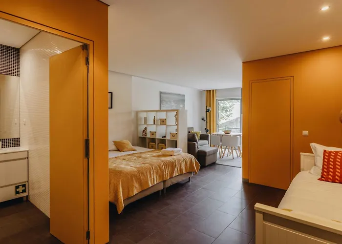 Budget-friendly With Balcony In Rosario * Porto